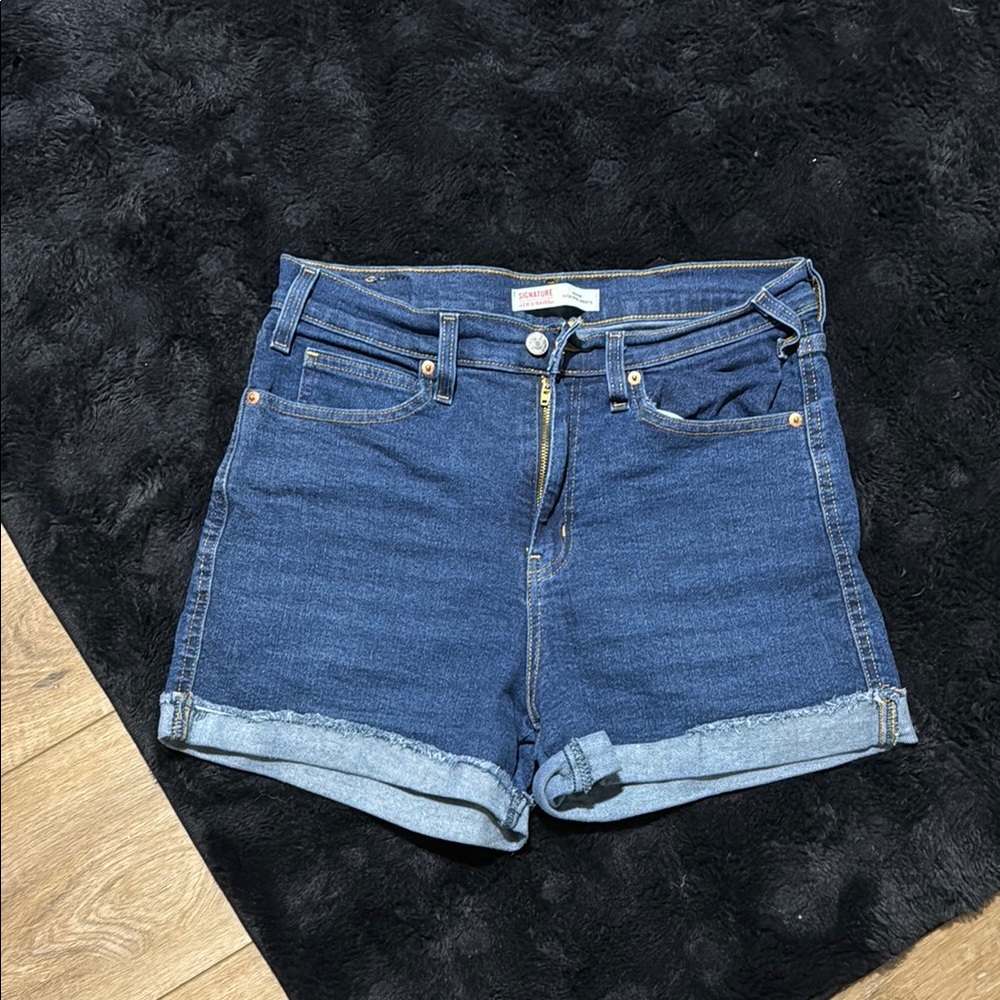 Women’s Levi shorts